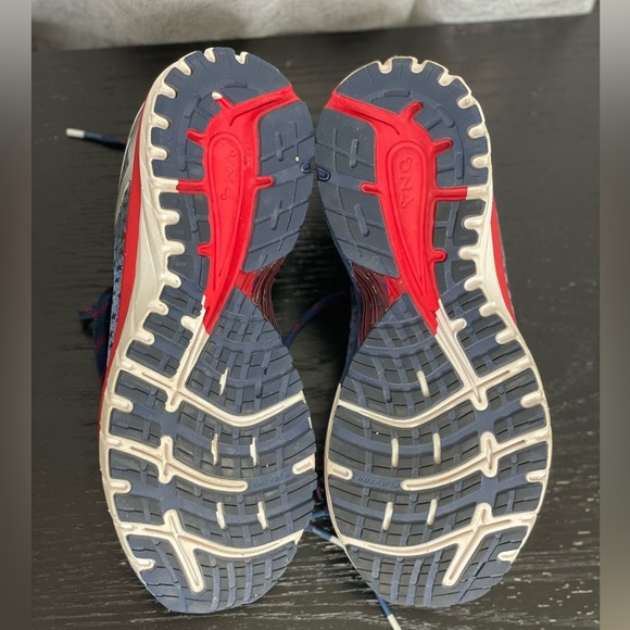 Brooks adrenaline GTS 18 flextra running shoes blue red and silver sneakers | 9 - Picture 8 of 9